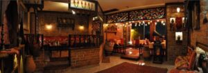 Nev-i Cafe Balat Panoramik Sedir Salonu ve Vitray Pencereler